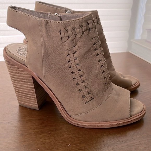 Vince Camuto Katri Gladiator Peep Toe, Size 8, Tan - Picture 4 of 10